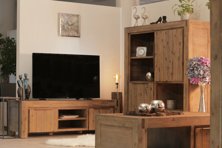 IMG_1770_cr_InPixio Blijburg solid wood TV stand with 2 doors - Image 10
